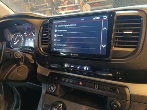 Peugeot Traveller Autoradio mit Android Auto/Apple Carplay 9 Peugeot Traveller Toyota ProAce Autoradio Dynavin Fahrzeugeinstellungen