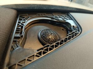 Audi A5 Soundsystem Upgrade mit DSP und Extra Bass 7 Audi A5 Soundsystem Hochtöner Helix Compose i3