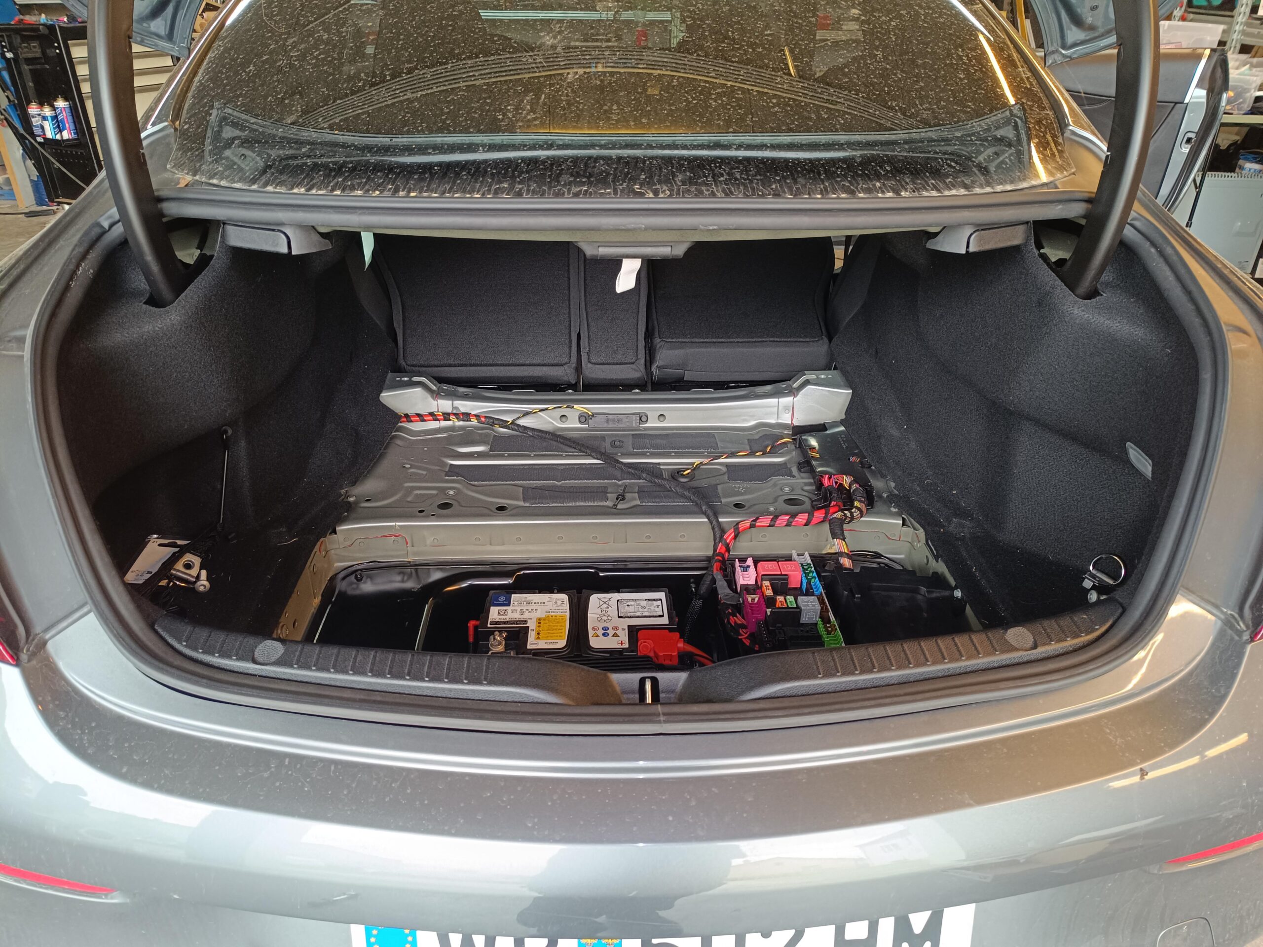 Mercedes C-Klasse Subwoofer Upgrade