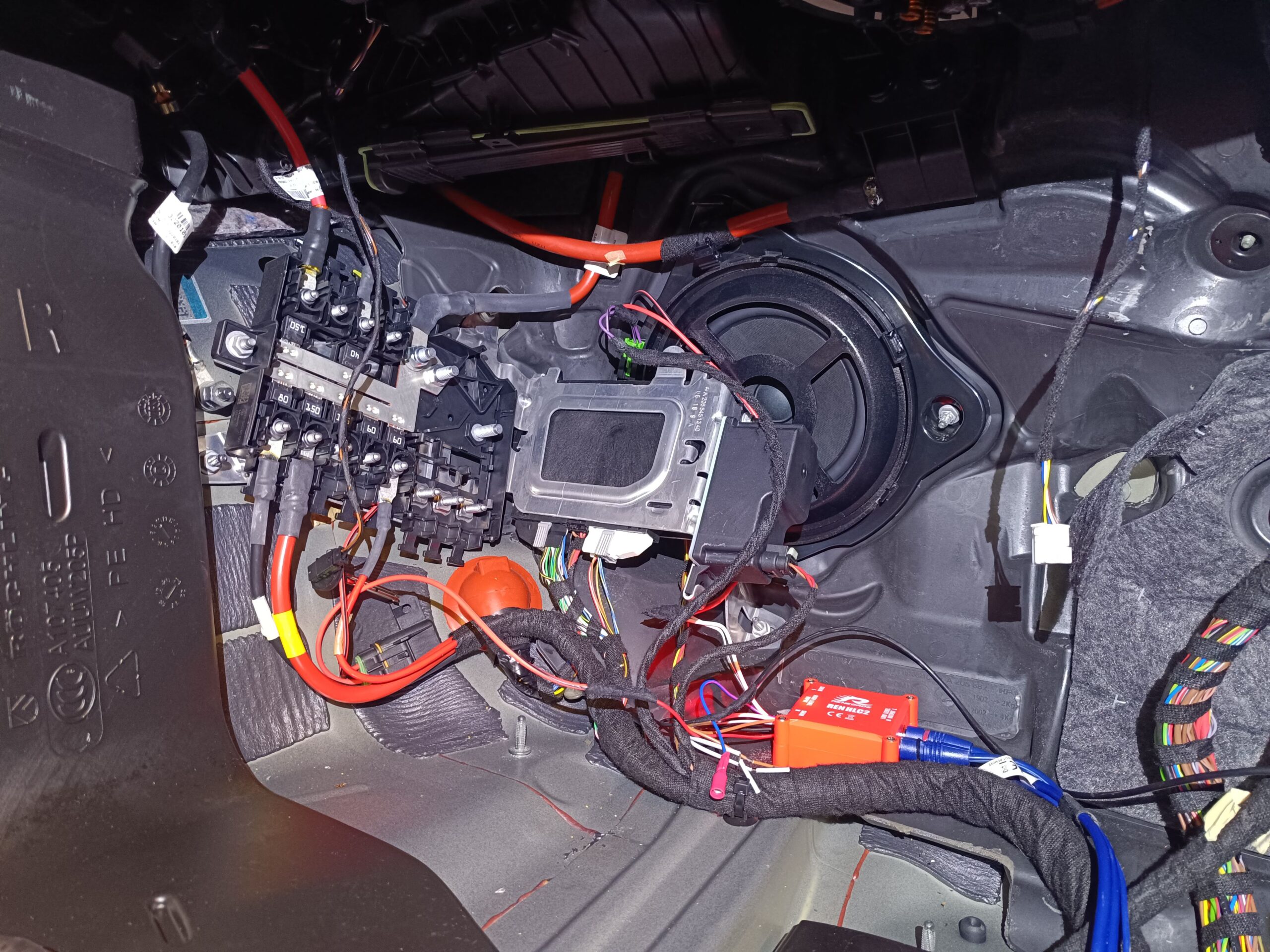 Mercedes C-Klasse Subwoofer Upgrade