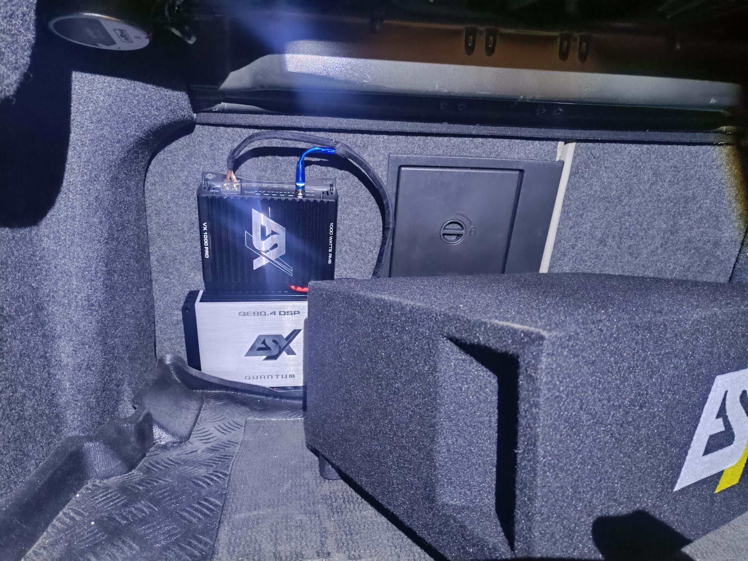 Saab 9-3 Soundsystem ESX Subwoofer QXB6