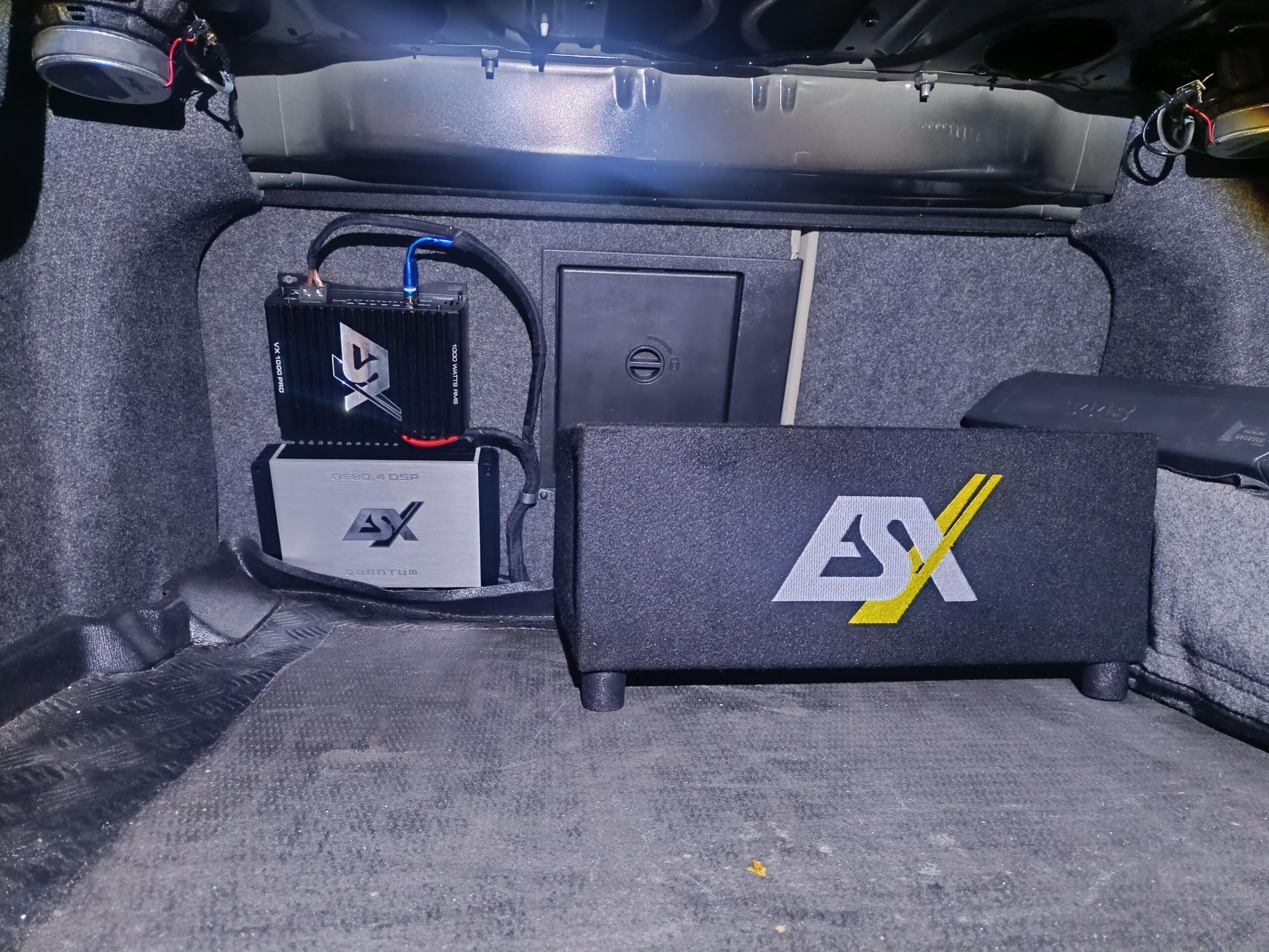 Saab 9-3 Soundsystem ESX Subwoofer QXB6