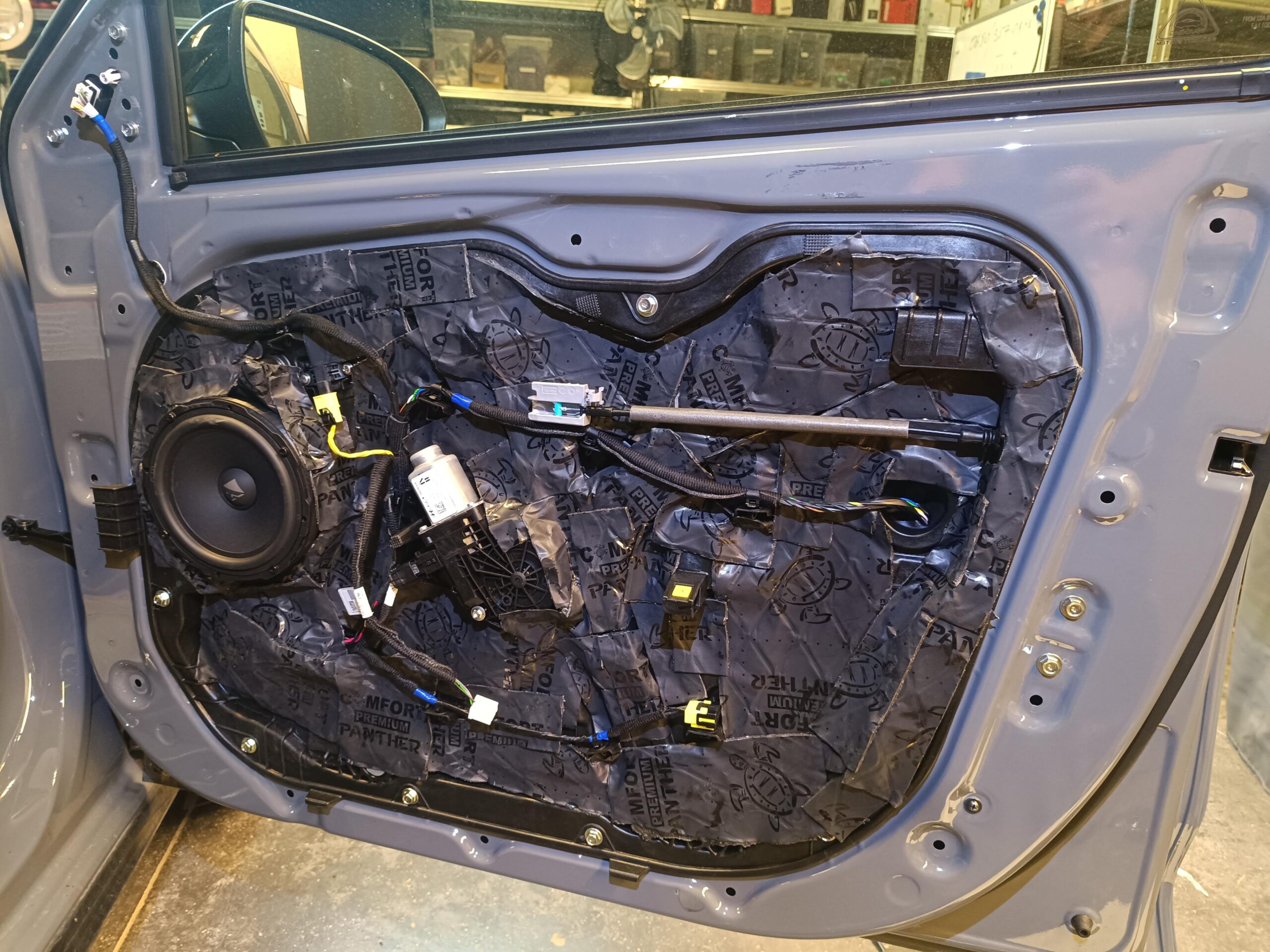 Hyundai i30 Soundsystem vodere Tür Dämmung