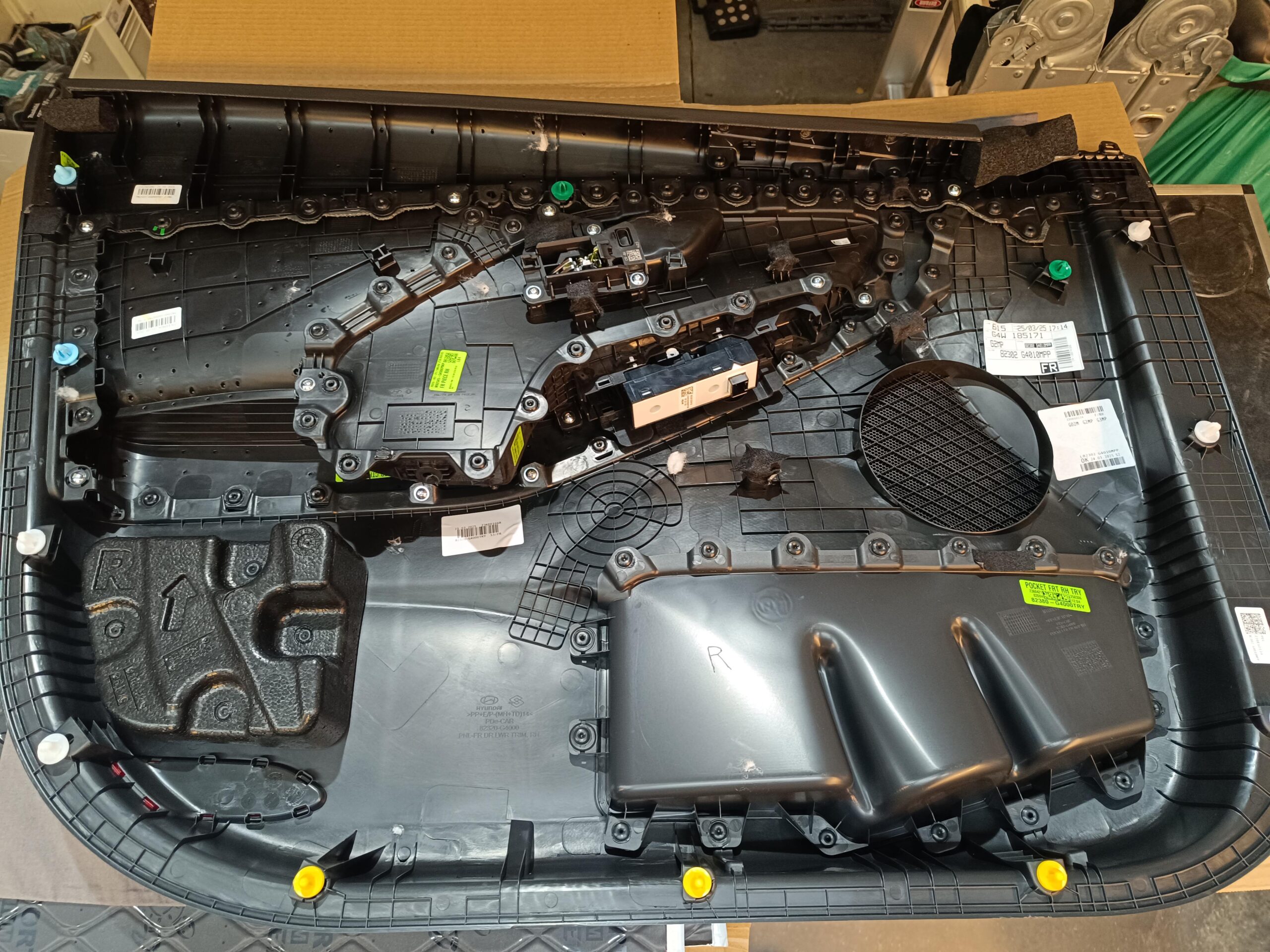 Hyundai i30 Soundsystem vodere Türverkleidung ohne Dämmung