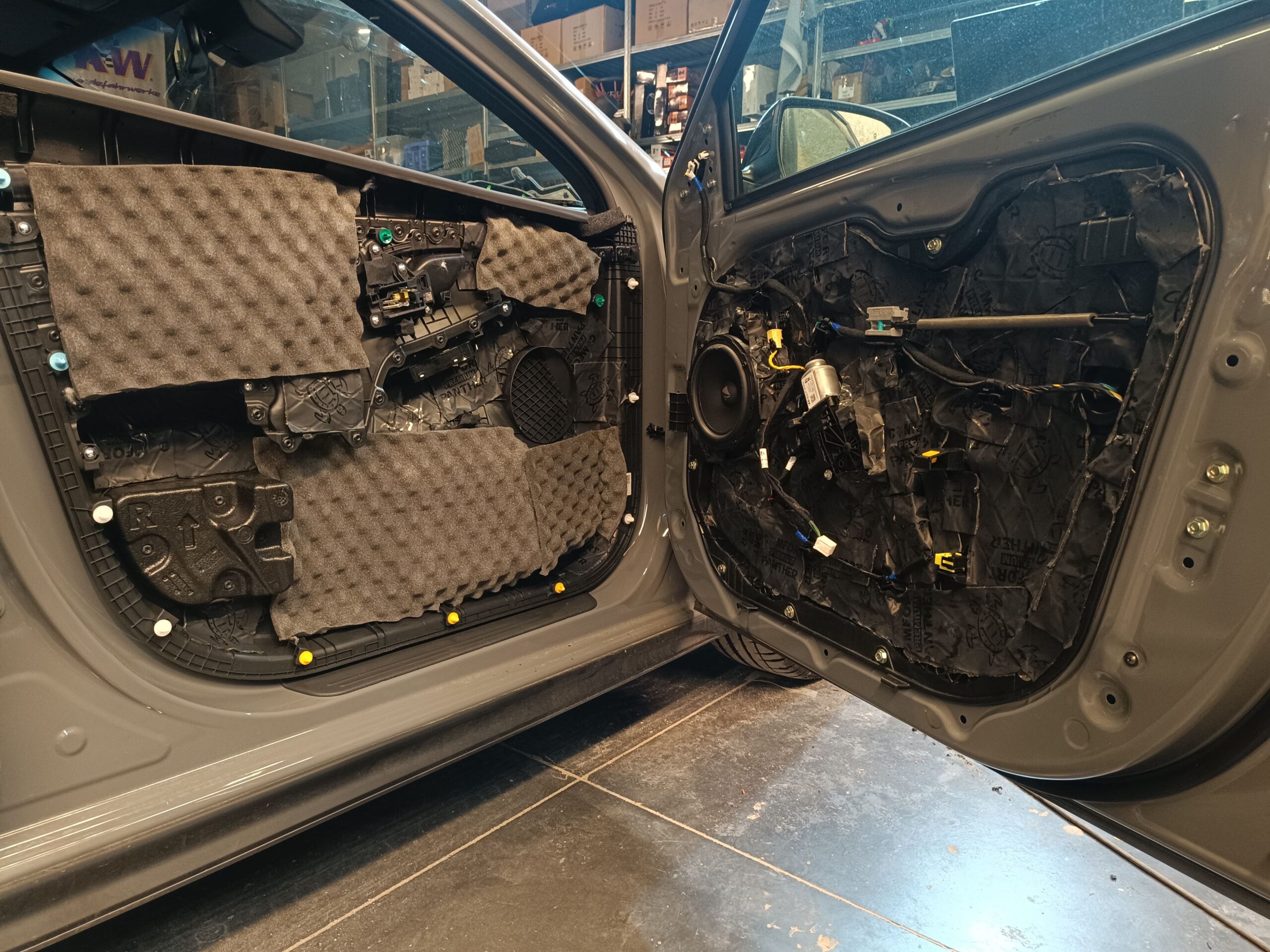 Hyundai i30 Soundsystem vodere Türverkleidung mit Alubutyl Dämmung und Schaumstoff Komplett