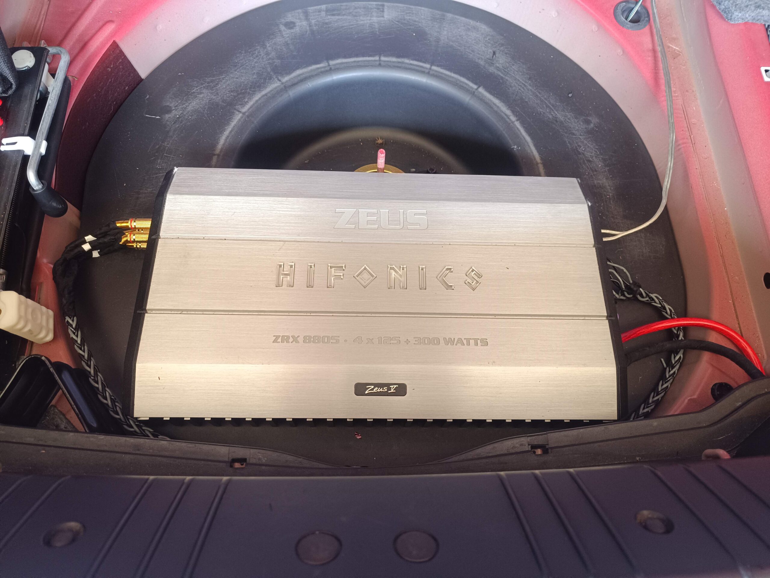 BMW E46 Soundsystem 5-Kanal Verstärker Hifonics Zeus