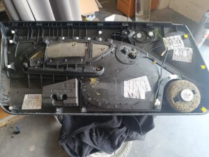 BMW E46 Soundsystem "wiederverwertet" und adaptiert 8 BMW E46 Soundsystem Türverkleidung Coupé original