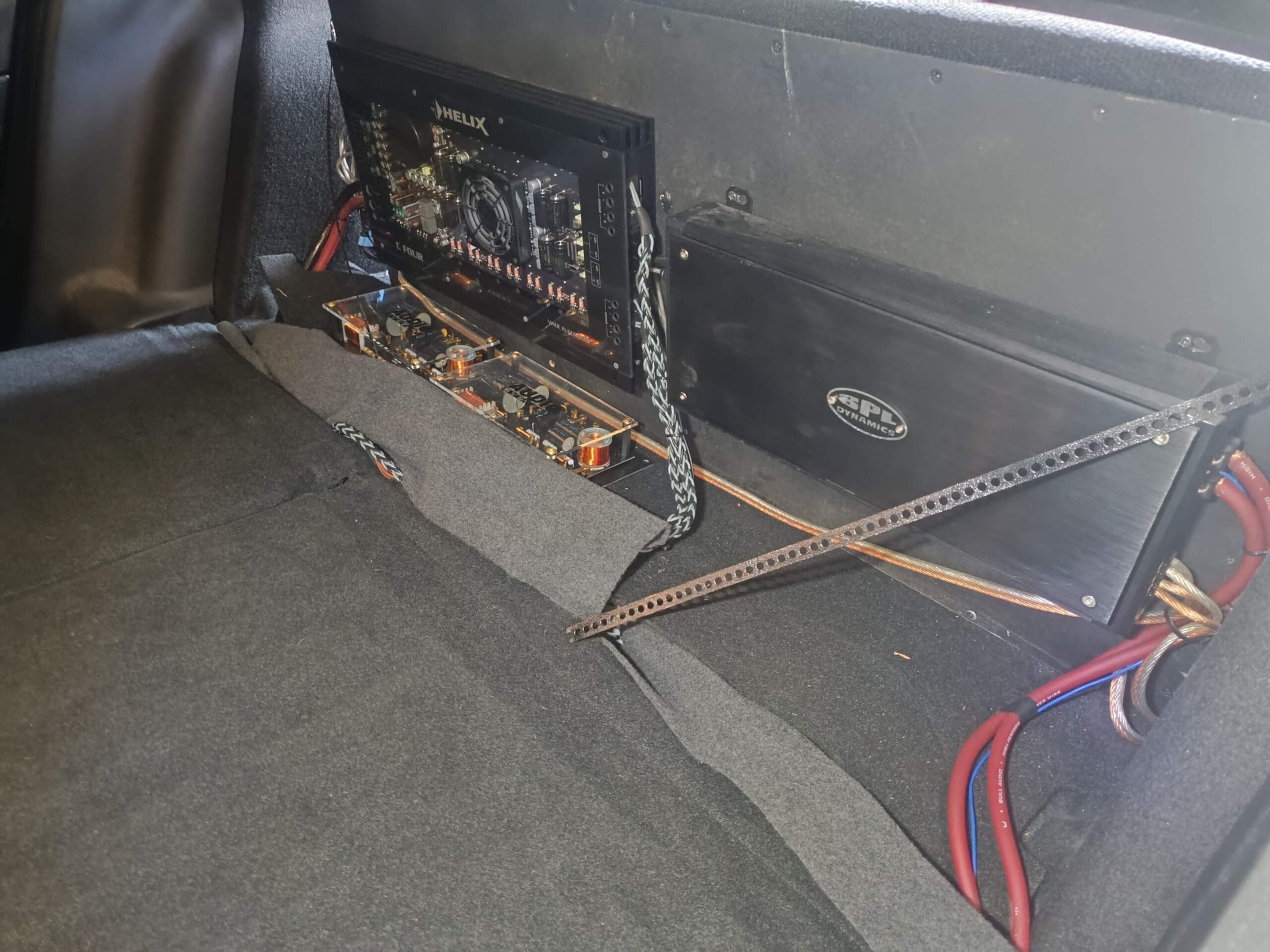 Mazda 3 High End Sound  Helix C Four