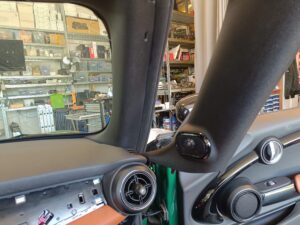 Mini Cooper Sound System Upgrade (Cabrio F57 JCW) 7 BMW Mini Cooper Sound System Upgrade A-Säulen Harman Kardon Hochtöner