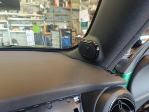 Mini Cooper Sound System Upgrade (Cabrio F57 JCW) 9 BMW Mini Cooper Sound System Upgrade A-Säulen umgebaut