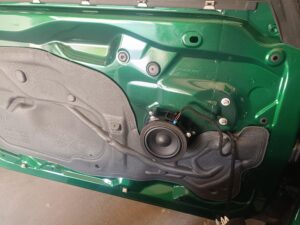 Mini Cooper Sound System Upgrade (Cabrio F57 JCW) 10 BMW Mini Cooper Sound System Upgrade Lautsprecher Tür umgebaut