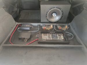 Mazda 3 High End Sound Doppelter Boden Helix DSP C Four UP1FX Dego Subwoofer