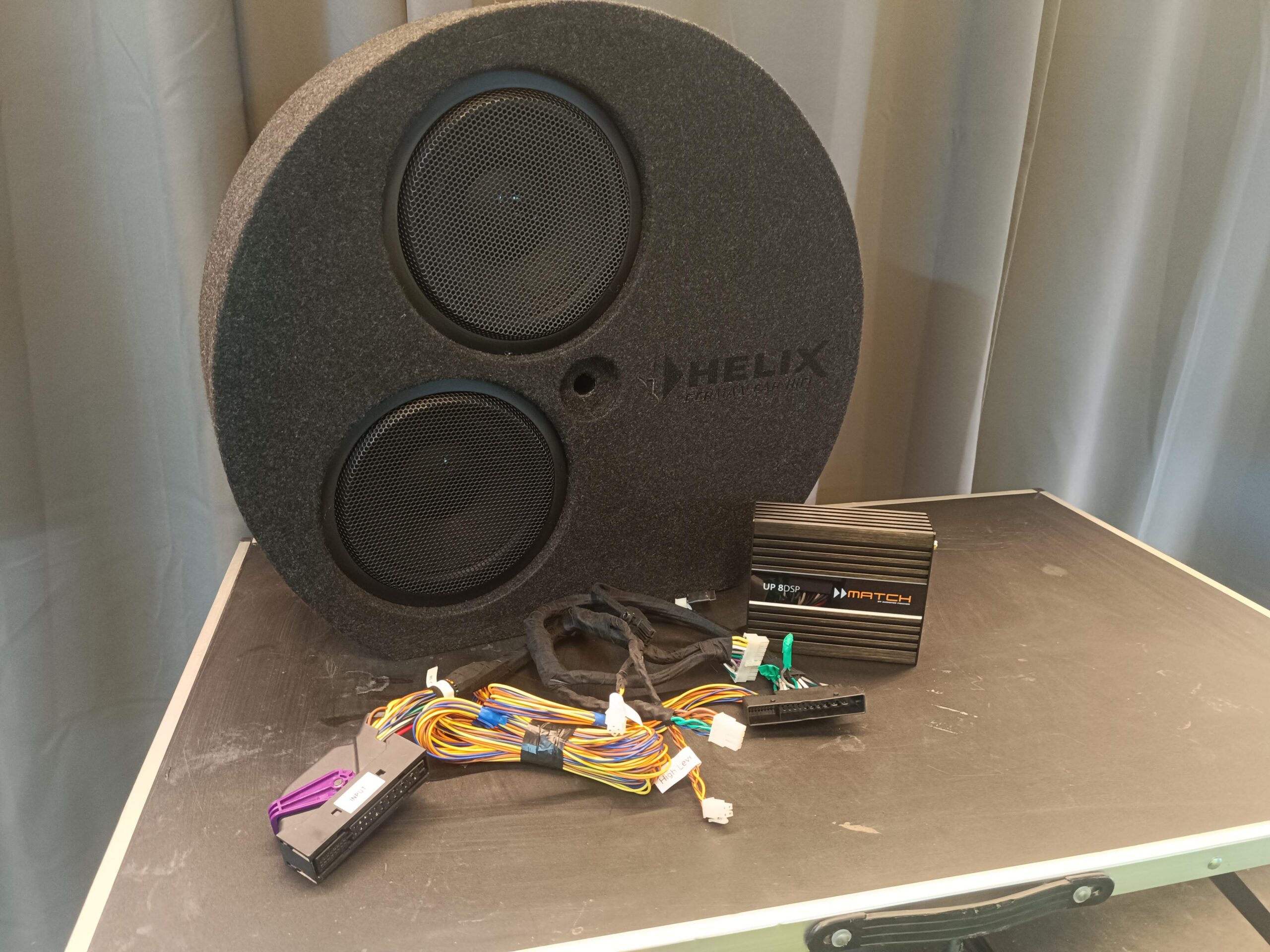 VW Golf 8 Harman Kardon Soundupgrade Match UP8DSP Subwoofer