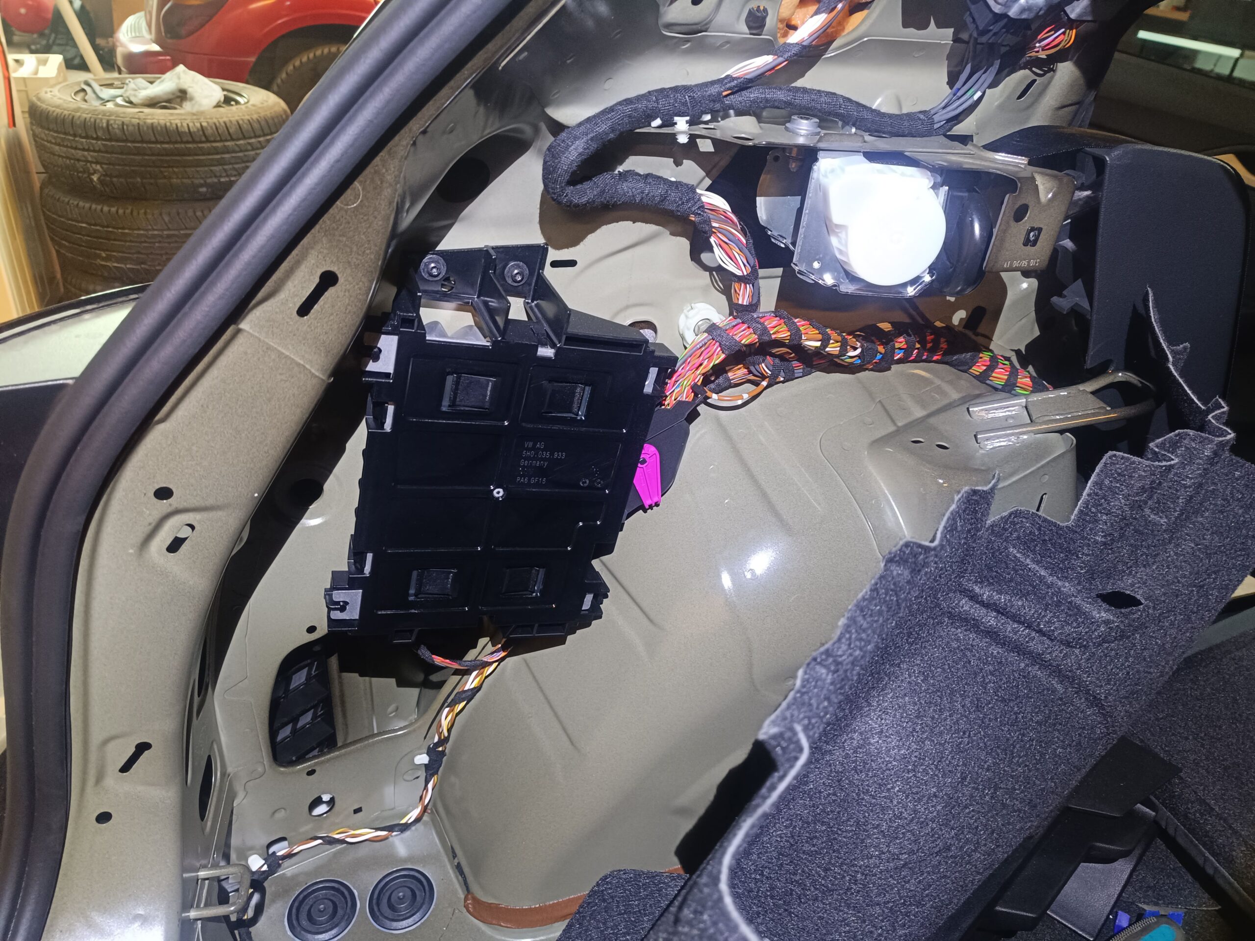 VW Golf 8 Harman Kardon Soundupgrade Original Verstärker