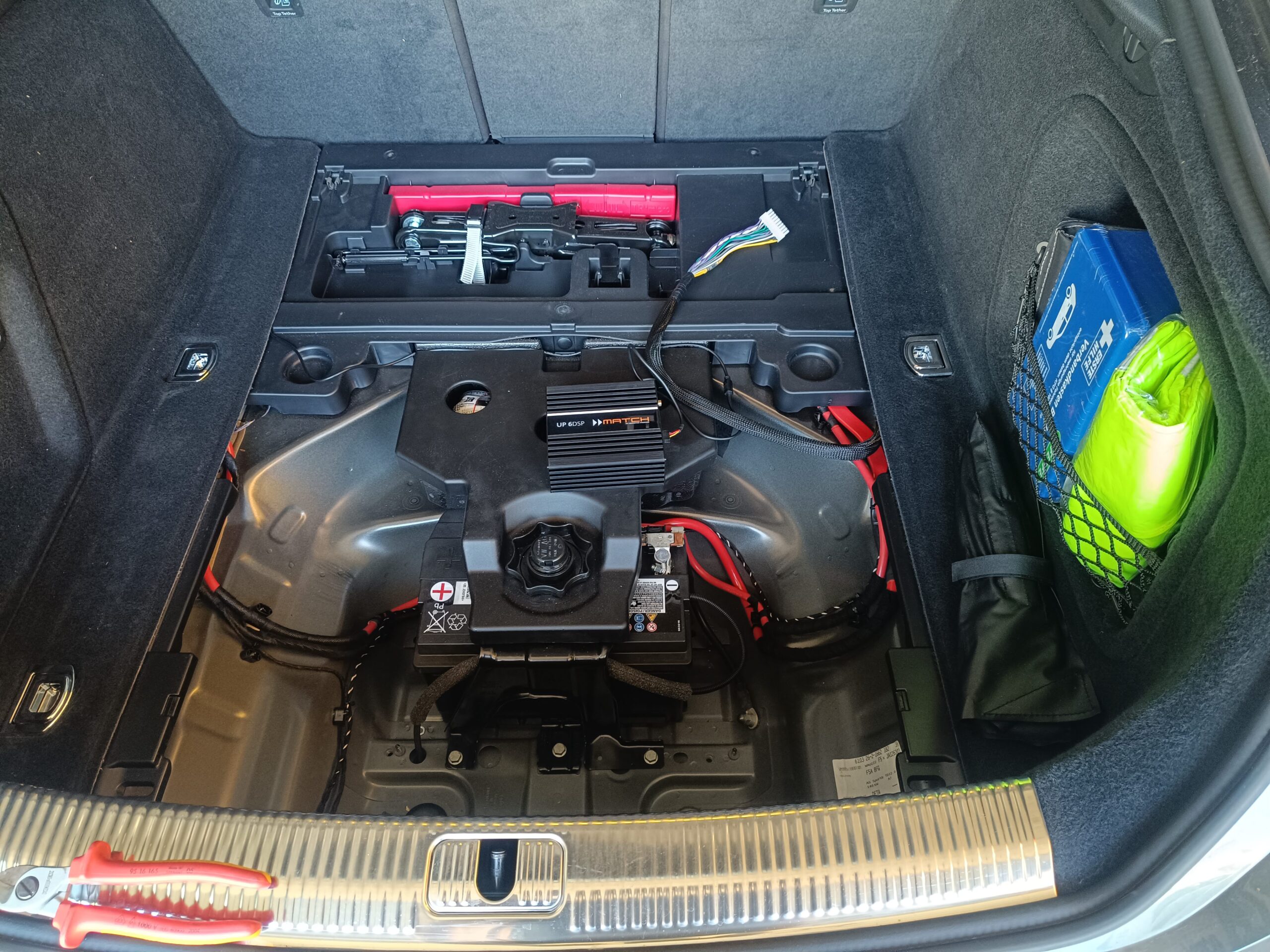 Audi A5 Soundupgrade Kofferraum vor dem Einbau