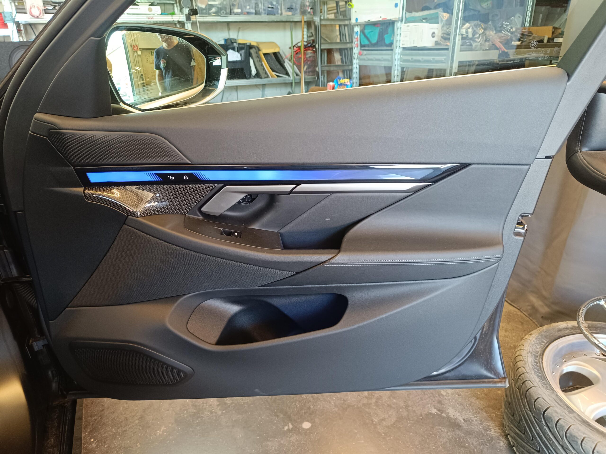BMW G60 Soundsystem - originale "Hochtöner"-Abdeckungen Standard-Soundsystem Türverkleidung