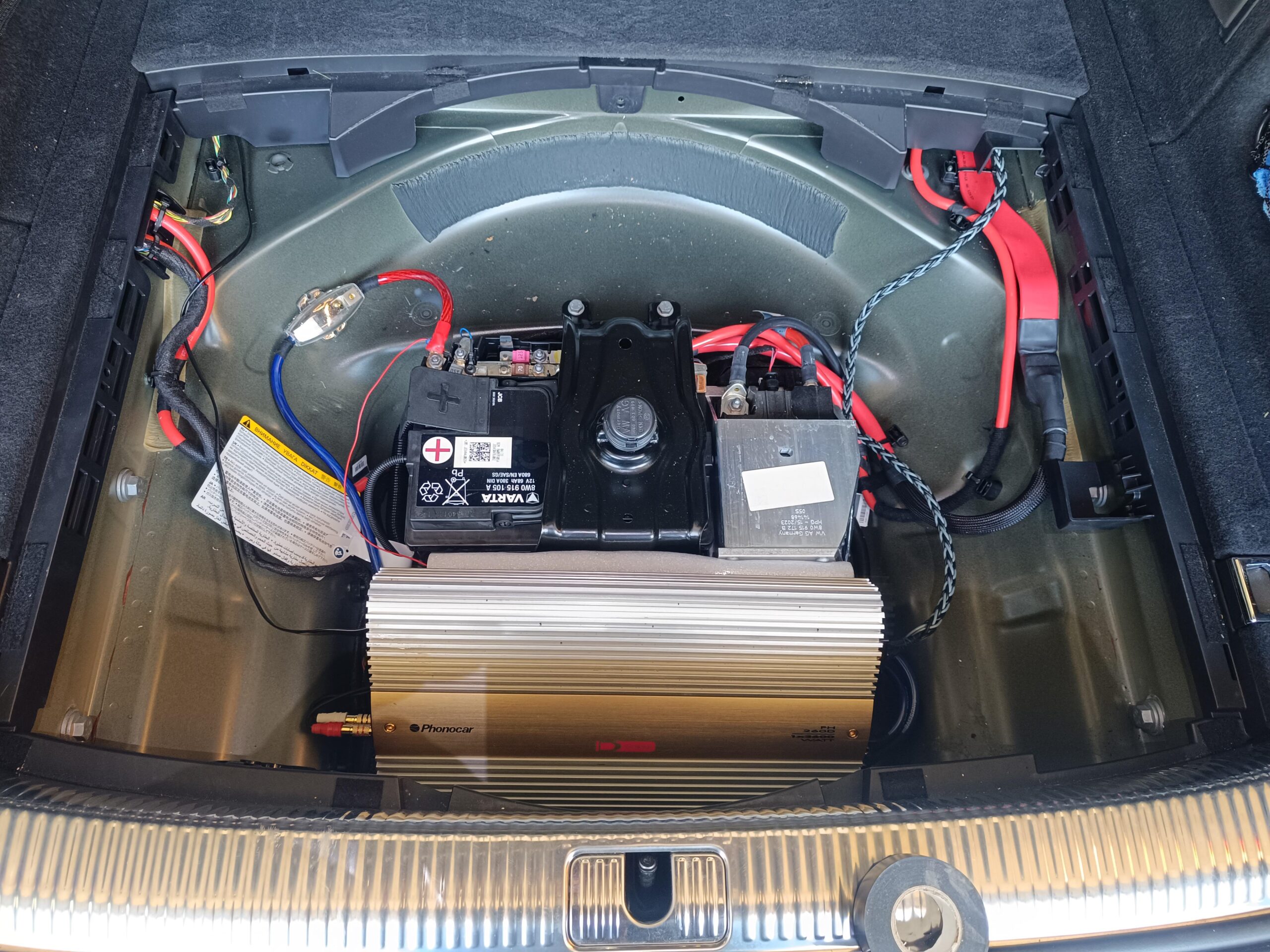 Audi A4 B9 Avant Subwoofer Extreme