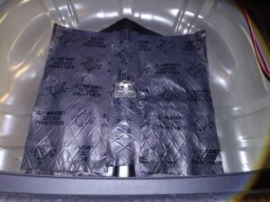 VW Golf 7 GTI Soundupgrade Reserverad Subwoofer