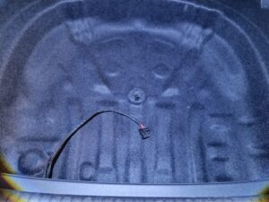 VW Golf 7 GTI Soundupgrade Reserverad Subwoofer