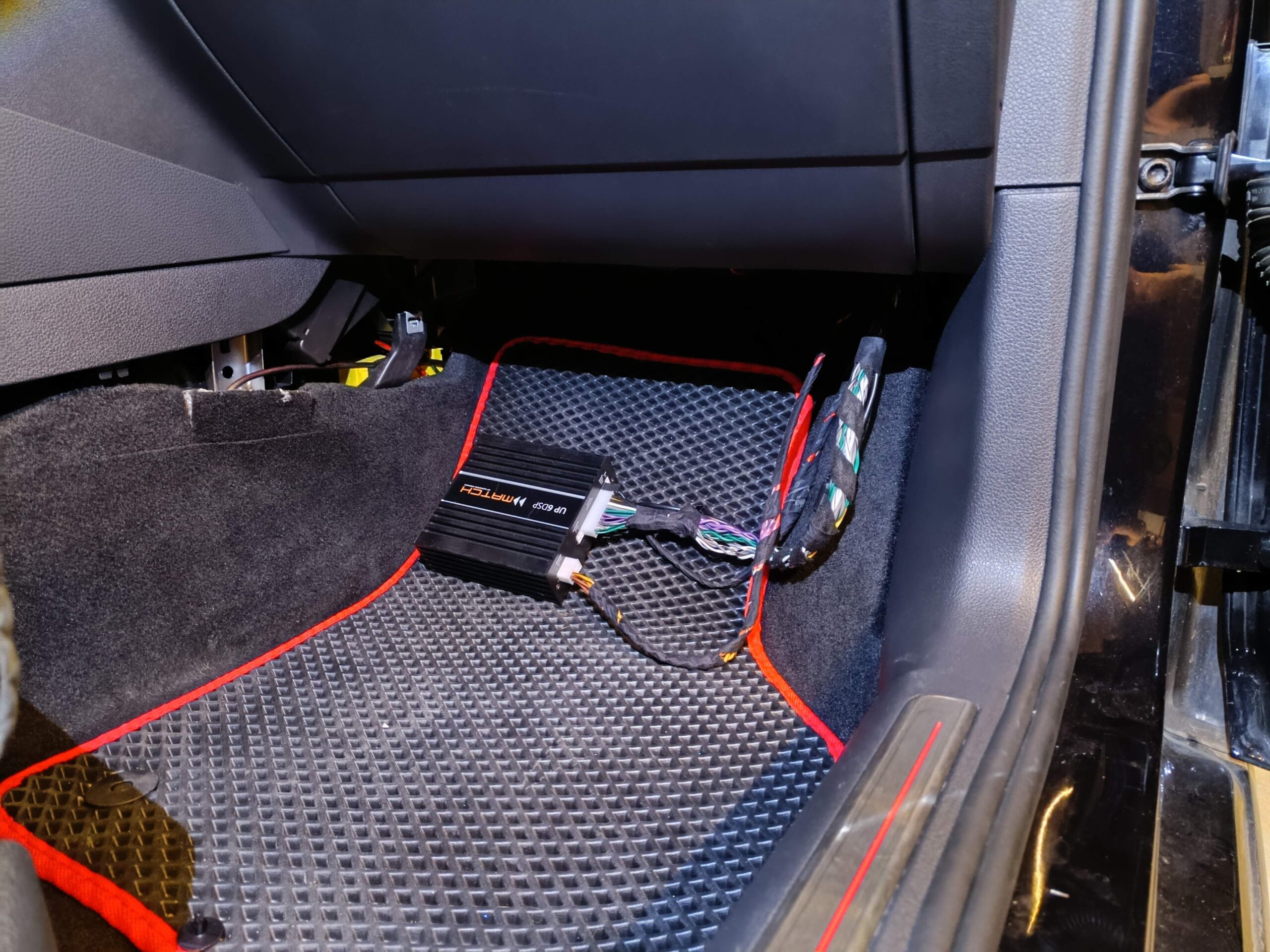 Golf Soundupgrade - Match UP6 DSP Verstärker für Reserveradsubwoofer