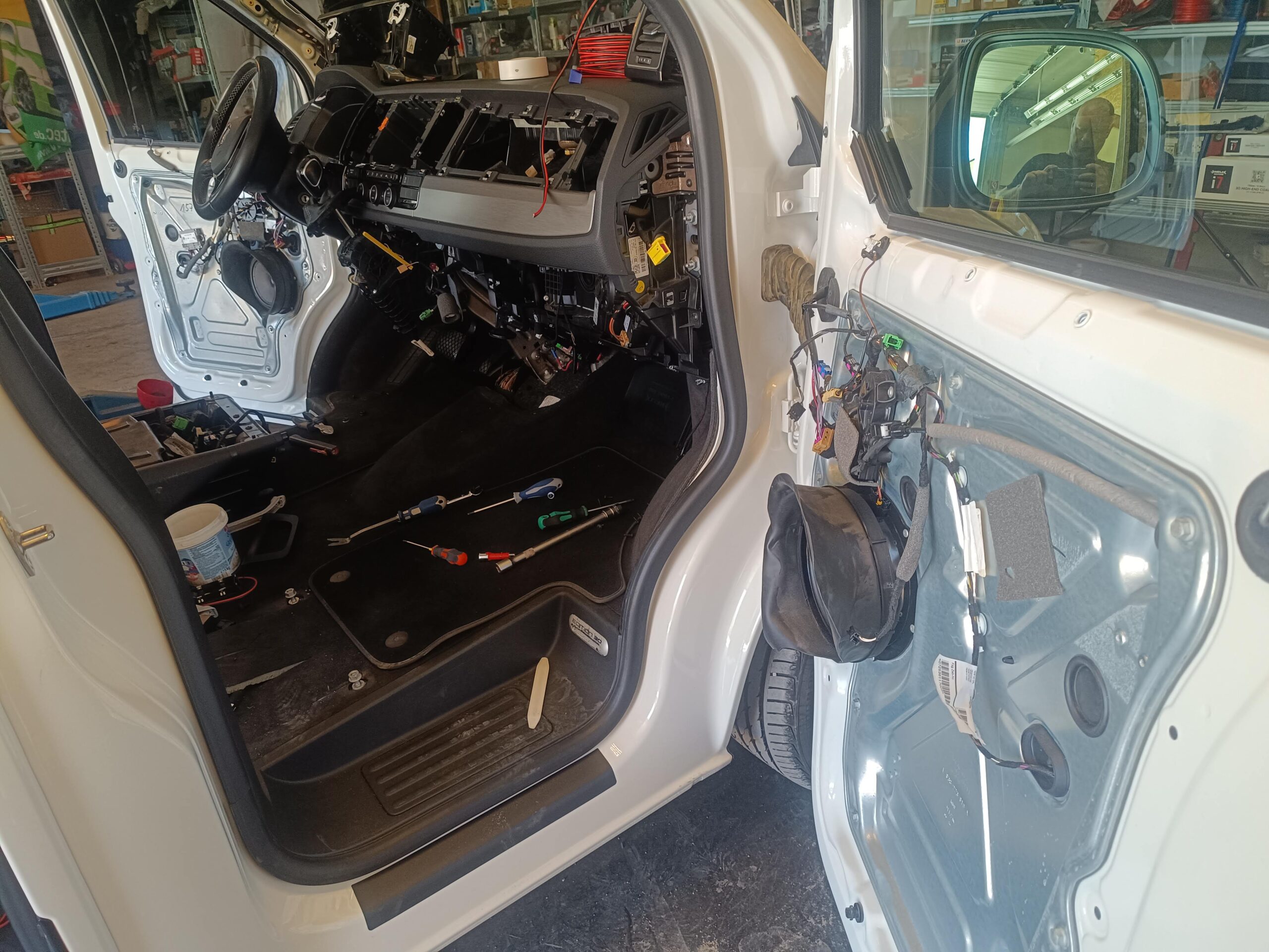 High End Soundsystem VW T6 Multivan Helix Compose i7