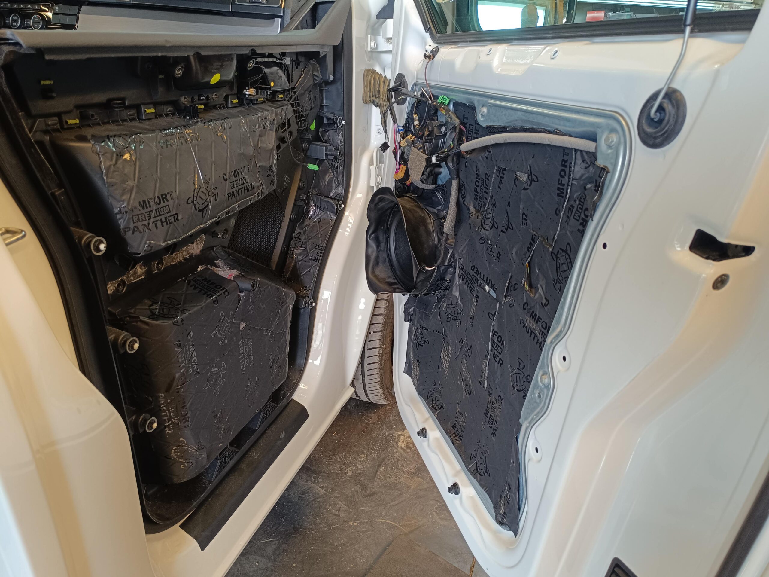 High End Soundsystem VW T6 Multivan Helix Compose i7