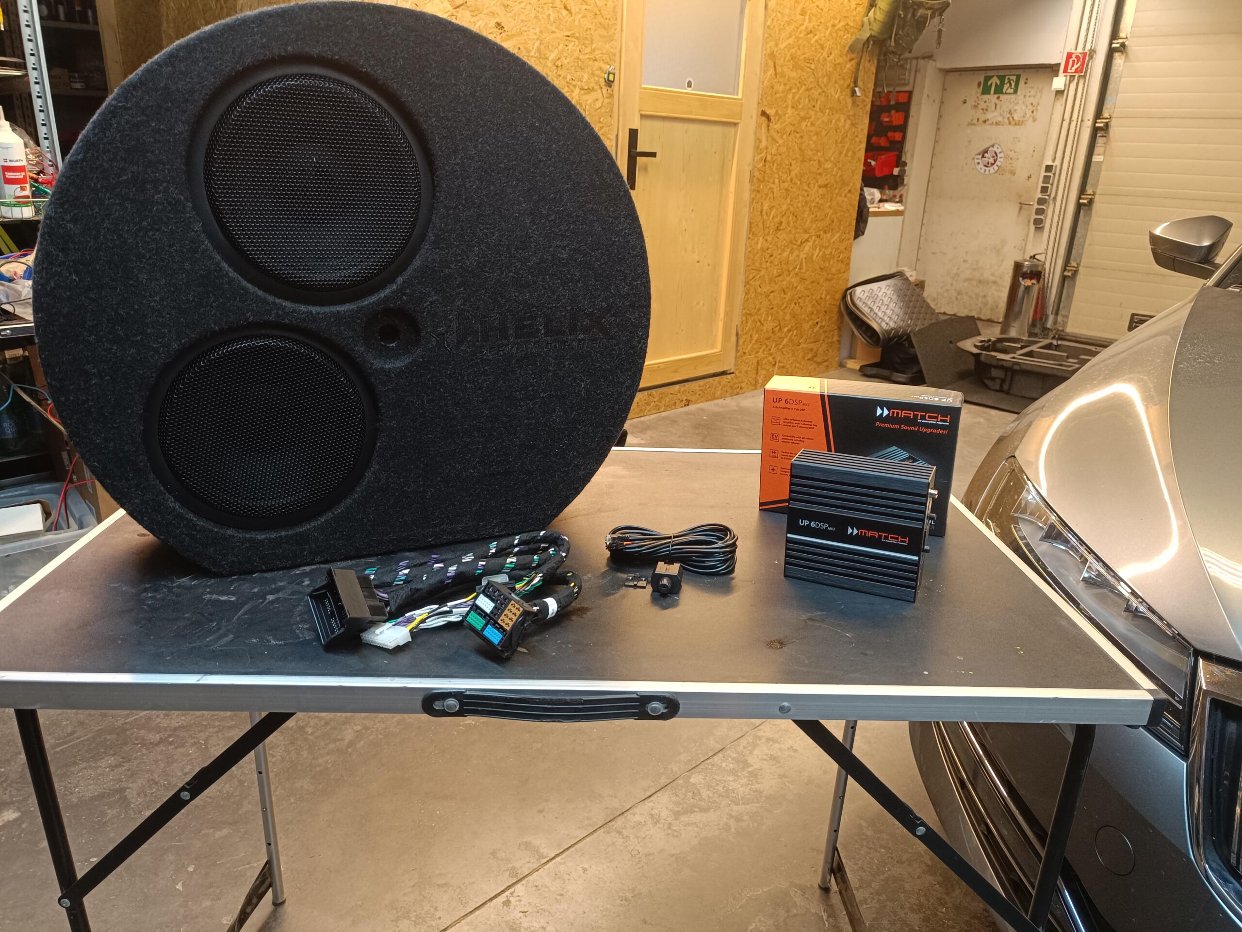 Skoda Superb Soundupgrade DSP Reserveradsubwoofer