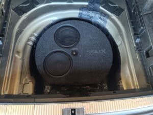 Skoda Superb Soundupgrade DSP Reserveradsubwoofer