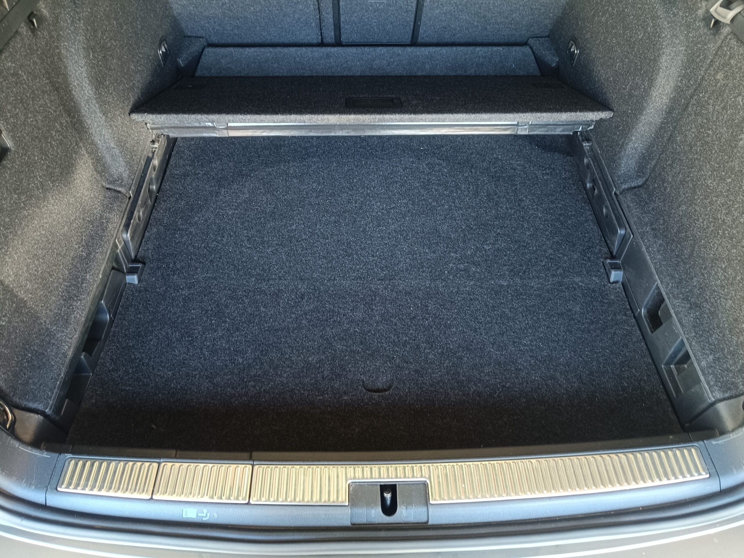 Skoda Superb Soundupgrade DSP Reserveradsubwoofer
